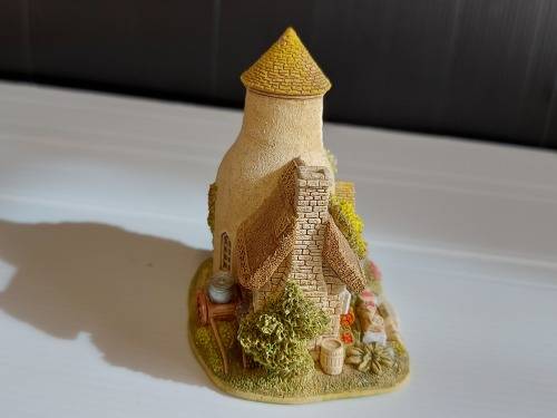 BEAUTIFUL LILLIPUT LANE HOUSE - GOLD TOP