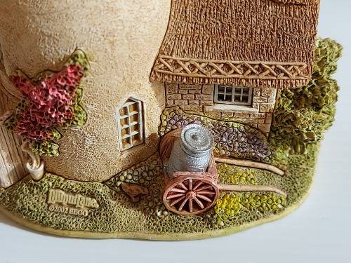 BEAUTIFUL LILLIPUT LANE HOUSE - GOLD TOP