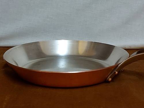 GREAT FIND!  VINTAGE GEORG JENSEN TAVERNA DESIGN SOLID COPPER FLARED SKILLET WITH A SILVER LINING