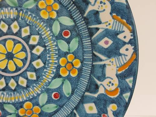 BEAUTIFUL VINTAGE MID-CENTURY V PINTO VIETRI MADE IN ITALY PLATE - STUNNING FLORAL AND EQUINE DESIGN