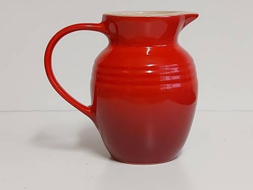 STUNNING LE CREUSET CERAMIC JUG IN MINT CONDITION