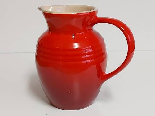 STUNNING LE CREUSET CERAMIC JUG IN MINT CONDITION