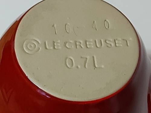 STUNNING LE CREUSET CERAMIC JUG IN MINT CONDITION