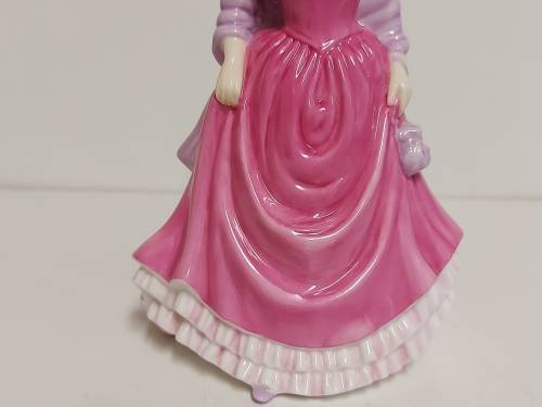 ROYAL DOULTON BOXED INTERNATIONAL COLLECTORS CLUB SUMMERBREEZE HN 4587 BONE CHINA FIGURINE