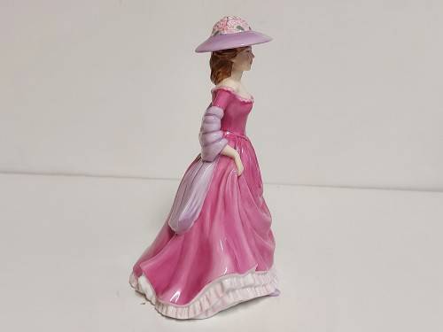ROYAL DOULTON BOXED INTERNATIONAL COLLECTORS CLUB SUMMERBREEZE HN 4587 BONE CHINA FIGURINE