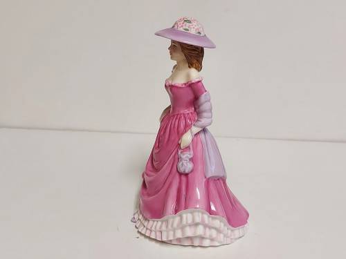 ROYAL DOULTON BOXED INTERNATIONAL COLLECTORS CLUB SUMMERBREEZE HN 4587 BONE CHINA FIGURINE
