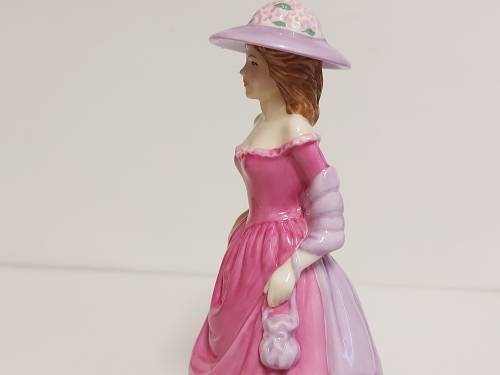 ROYAL DOULTON BOXED INTERNATIONAL COLLECTORS CLUB SUMMERBREEZE HN 4587 BONE CHINA FIGURINE