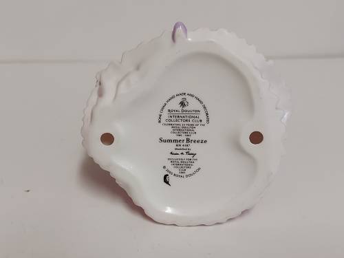 ROYAL DOULTON BOXED INTERNATIONAL COLLECTORS CLUB SUMMERBREEZE HN 4587 BONE CHINA FIGURINE