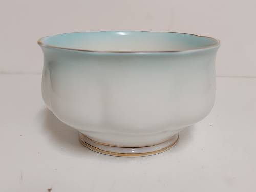 AWESOME VINTAGE 1950-1970 ROYAL ALBERT RAINBOW BONE CHINA SUGAR BOWL IN MINT CONDITION