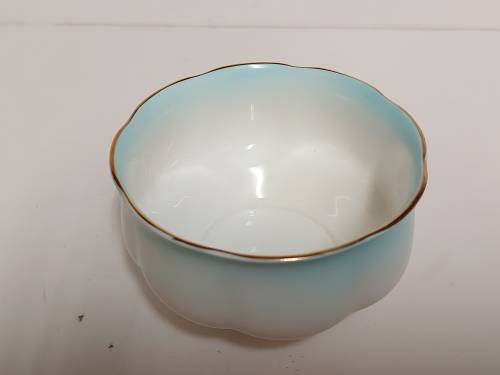 AWESOME VINTAGE 1950-1970 ROYAL ALBERT RAINBOW BONE CHINA SUGAR BOWL IN MINT CONDITION