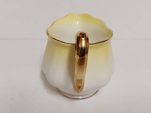 AWESOME VINTAGE 1950-1970 ROYAL ALBERT RAINBOW BONE CHINA CREAMER IN MINT CONDITION