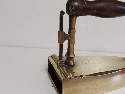 ANTIQUE BRASS SAD NO 9 FLAT CLOTHES IRON WITH A COAL GATE AND CHIMNEY AT THE REAR
