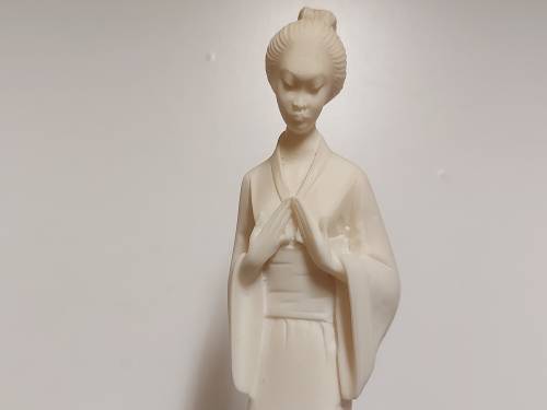 ORIGINAL LE RON TALL AND ELEGANT ORIENTAL STONELITE FIGURINE