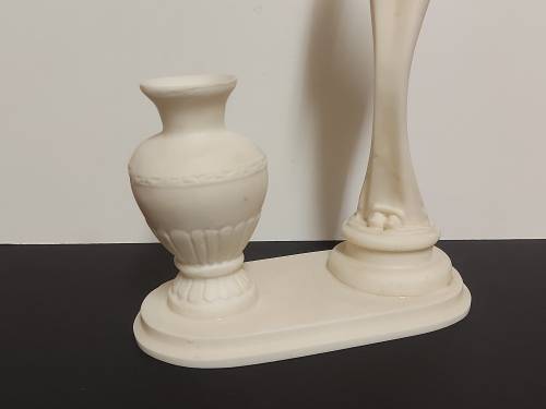 ORIGINAL LE RON TALL AND ELEGANT ORIENTAL STONELITE FIGURINE