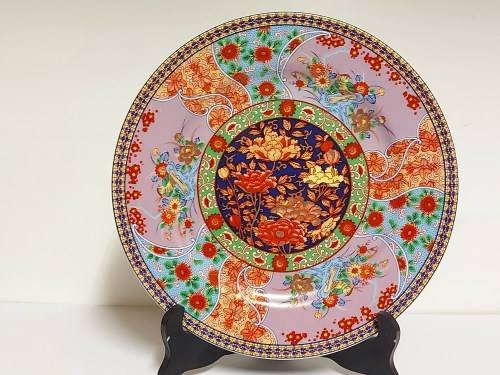 GENUINE IMPERIAL KYOTO IMARI PLATE IN AN MINT CONDITION
