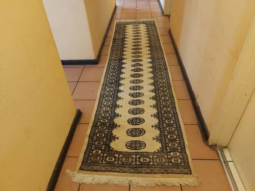 VINTAGE PURE WOOL HAND WOVEN PERSIAN CARPET RUNNER, 3.1 METRE X 76 CM