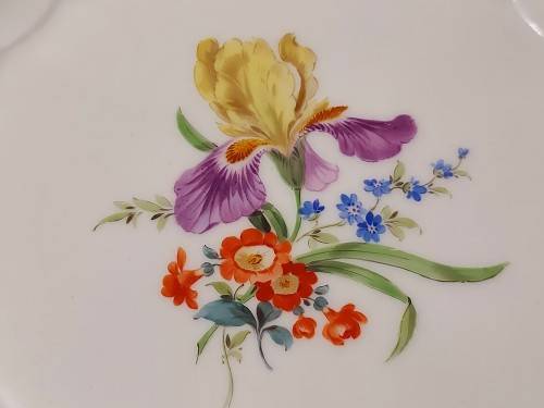 AWESOME RARE VINTAGE MEISSEN SOUP PLATE WITH A FLORAL DECORATION