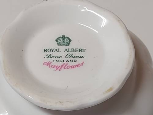 VINTAGE ROYAL ALBERT BONE CHINA MAYFLOWER TWIN HANDLED CREAMER