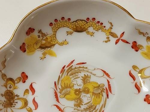 RARE VINTAGE MEISSEN YELLOW DRAGON PATTERN SCALLOPED SMALL OVAL BOWL
