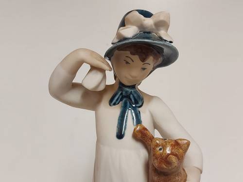 VINTAGE REX VALENCIA HAND-MADE IN SPAIN PORCELAIN FIGURINE