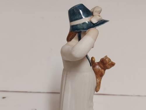 VINTAGE REX VALENCIA HAND-MADE IN SPAIN PORCELAIN FIGURINE