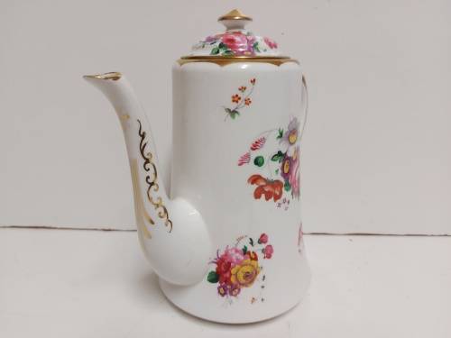 GORGEOUS AND ELEGANT VINTAGE 1940`s ROYAL ALBERT BONE CHINA LADY ANGELA COFFEE POT