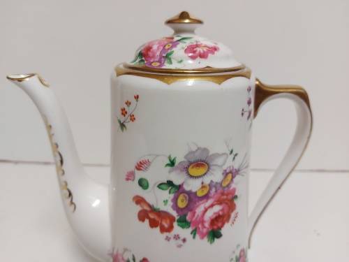 GORGEOUS AND ELEGANT VINTAGE 1940`s ROYAL ALBERT BONE CHINA LADY ANGELA COFFEE POT