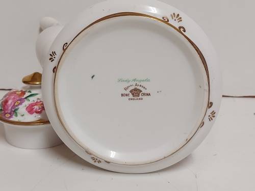 GORGEOUS AND ELEGANT VINTAGE 1940`s ROYAL ALBERT BONE CHINA LADY ANGELA COFFEE POT