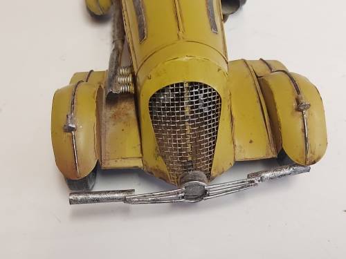 VINTAGE TIN PLATE CAR