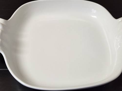 VINTAGE CARROL BOYES FUNCTIONAL ART LARGE WHITE CERAMIC OVEN DISH, MINT CONDITION