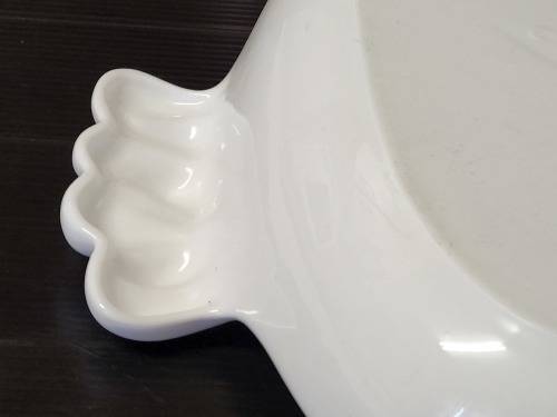 VINTAGE CARROL BOYES FUNCTIONAL ART LARGE WHITE CERAMIC OVEN DISH, MINT CONDITION