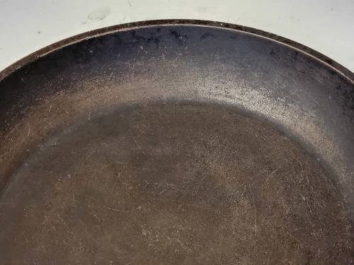LE CREUSET BLACK IRON 26 CM PAN