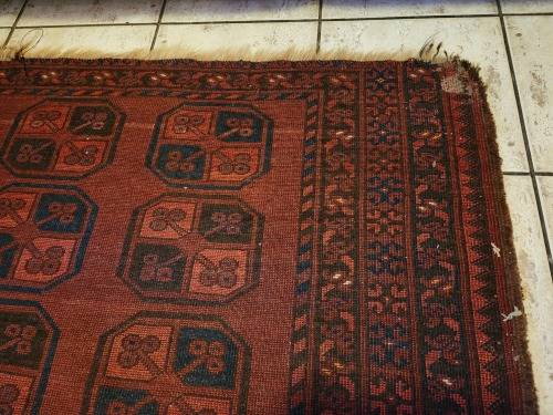 VINTAGE PURE WOOL HAND WOVEN MEDIUM-SIZED PERSIAN CARPET, MEASURING 1.95 X 1.34 METRE
