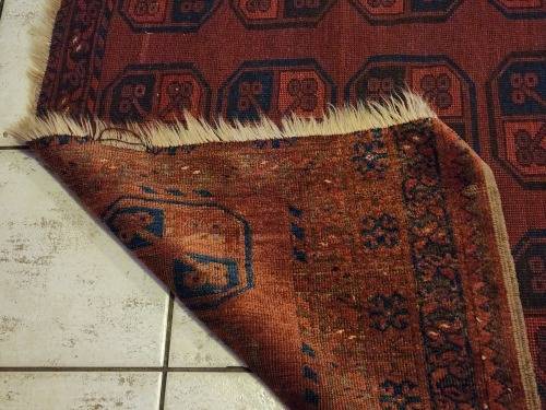 VINTAGE PURE WOOL HAND WOVEN MEDIUM-SIZED PERSIAN CARPET, MEASURING 1.95 X 1.34 METRE