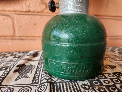 VINTAGE COLEMAN MODEL 5101 LANTERN, WITH ORIGINAL BUT CRACKED GLASS