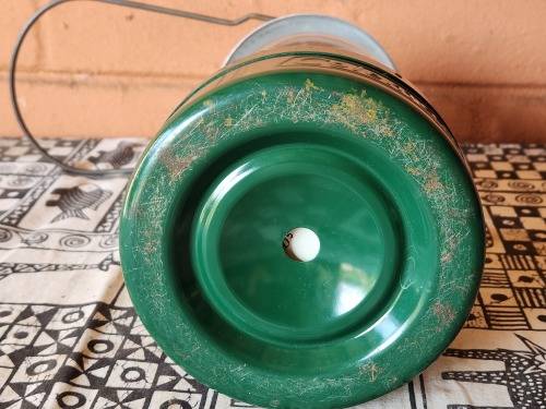 VINTAGE COLEMAN MODEL 5101 LANTERN, WITH ORIGINAL BUT CRACKED GLASS