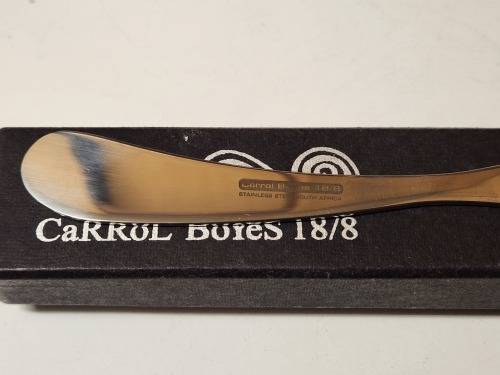 CARROL BOYES FUNCTIONAL ART  BOXED 18/8 STAINLESS STEEL BUTTER SPREADER