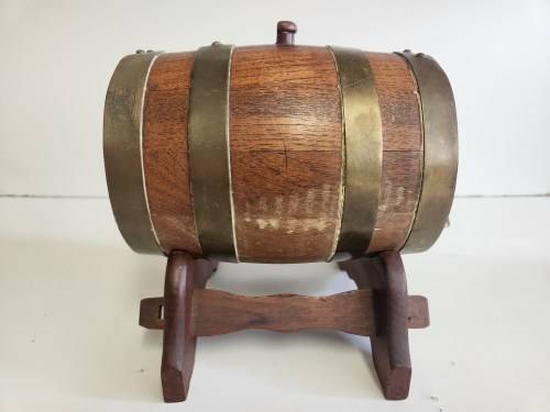 VINTAGE OAK WINE BARREL WITH BRASS HOOPS ON A CUSTOM MADE STAND