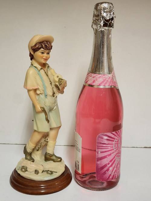 RARE VINTAGE CAPODIMONTE PORCELAIN FIGURINE ON A WOODEN PLINTH, MADE IN ITALY