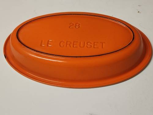 VINTAGE LE CREUSET FRANCE ENAMELED CAST IRON OVAL OVEN DISH, MARKED 28