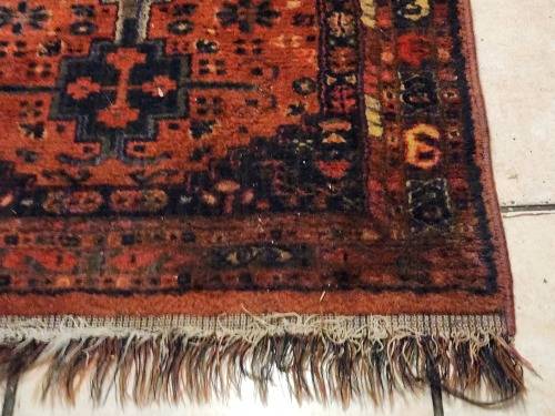 VINTAGE PURE WOOL, HAND WOVEN  PERSIAN CARPET, MEASURING 1.30 METRE X 66 CM