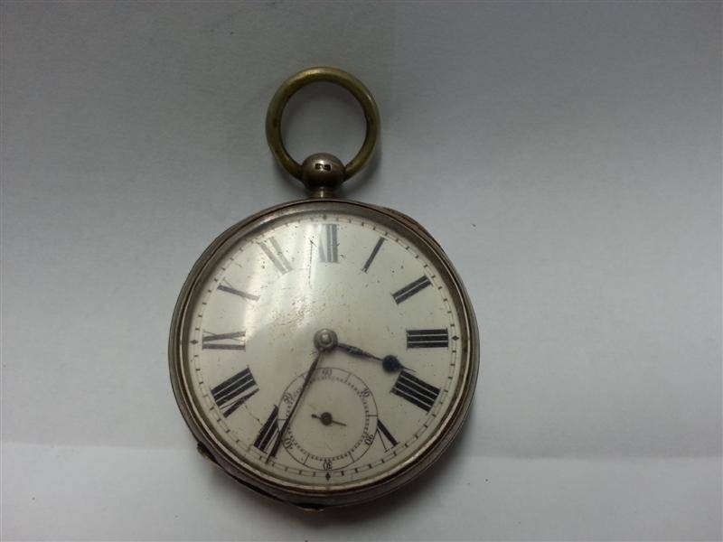 ANTIQUE SILVER POCKET WATCH (WORKING)