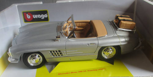 BBURAGO GOLD 1/18 SCALE - 1957 MERCEDES BENZ 300 SL TOURING - BOXED