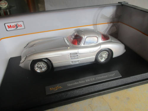 MAISTO 1/18 SCALE - MERCEDES BENZ 300 SLR - BOXED