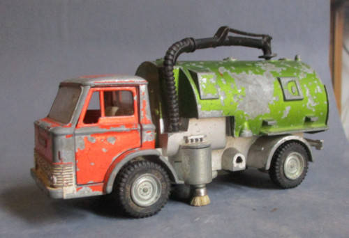 DINKY - JOHNSON ROAD SWEEPER AS PER FOTOS FOR SPARES OR REPAIRS