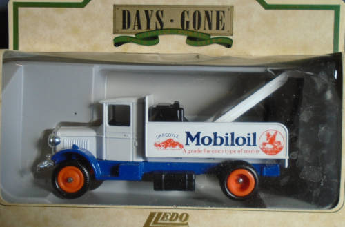 LLEDO - 1934 MACK BREAKDOWN TRUCK - BOXED