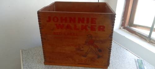 LATE ENTRY****VINTAGE JOHNNIE WALKER RED LABEL SCOTCH WHISKY WOODEN CRATE