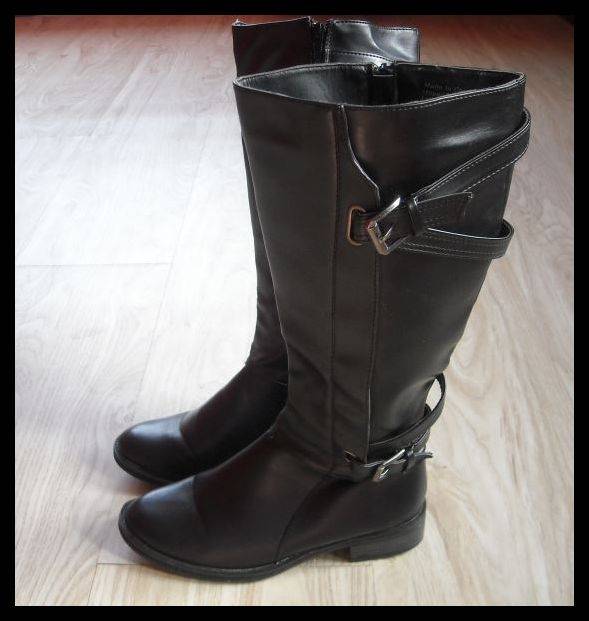 ****Stunning Black Ladies Boots****