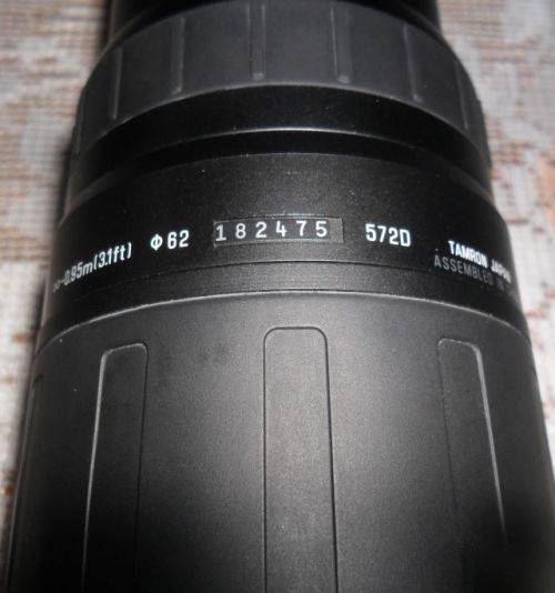 TAMRON AF 70-300MM 1;4-5.6 TELE-MACRO(1;2) LENS PLUS HOOD AND LENS CAPS