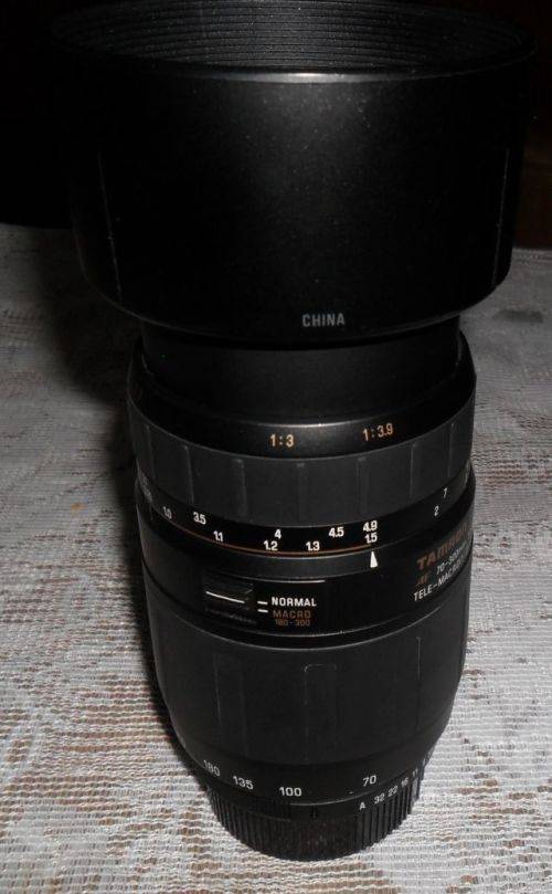 TAMRON AF 70-300MM 1;4-5.6 TELE-MACRO(1;2) LENS PLUS HOOD AND LENS CAPS